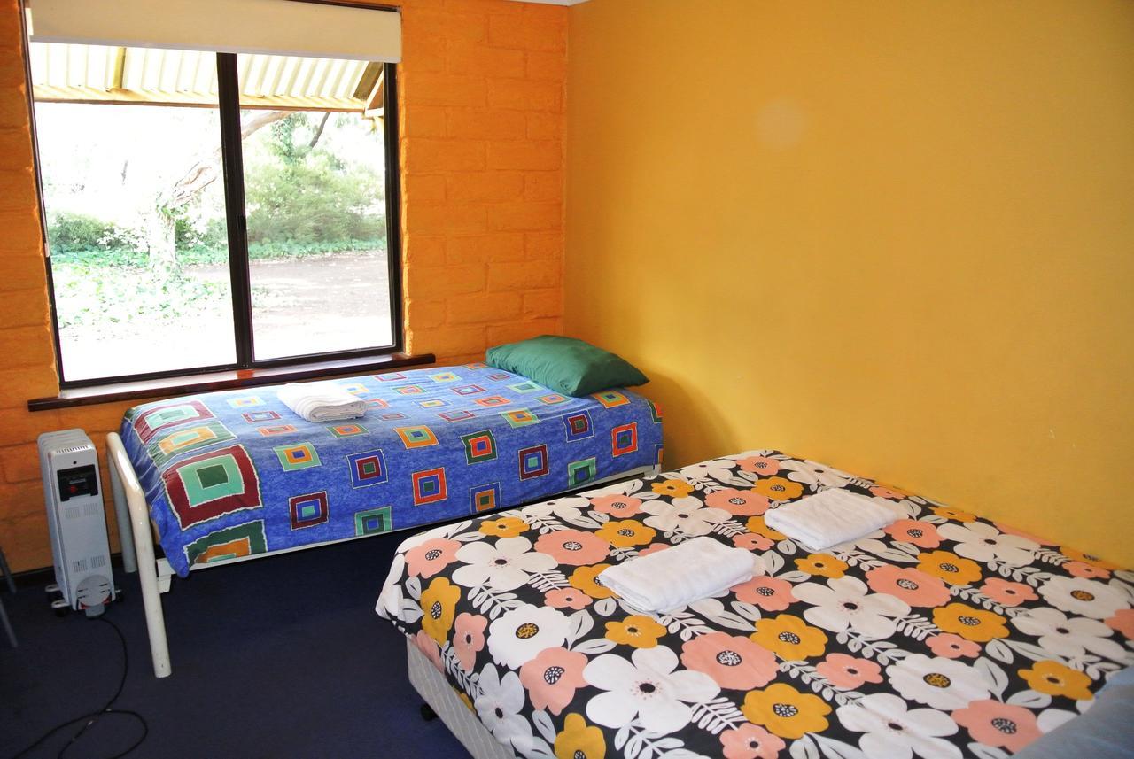 Margaret River Lodge Backpackers Room photo